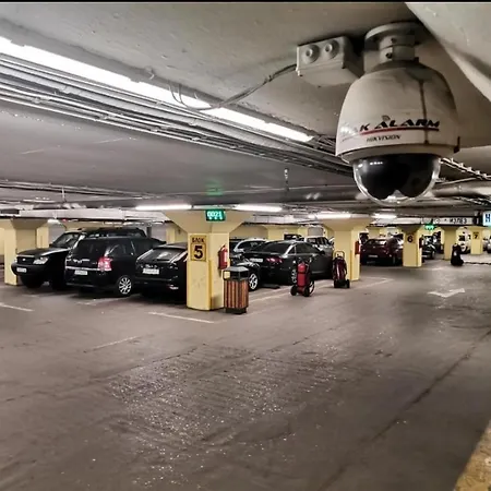 Calla 5 - Main Square, In The Shopping Center - Parking Slot With Security And Video * Üsküp